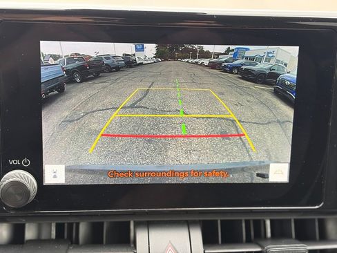 Used 2025 Toyota RAV4 XLE AWD/4WD image 35
