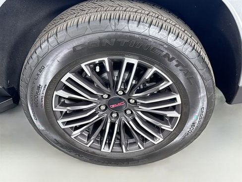 Used 2025 GMC Yukon Elevation RWD image 33