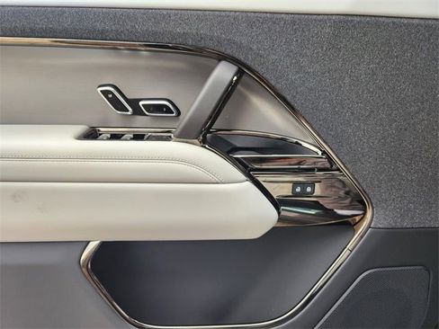 New 2026 Land Rover Range Rover Sport SE image 16