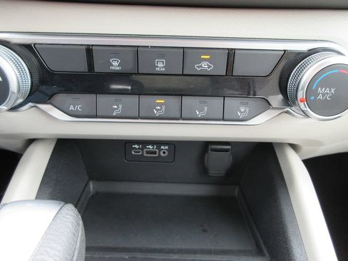 Used 2025 Nissan Altima 2.5 SV FWD image 25