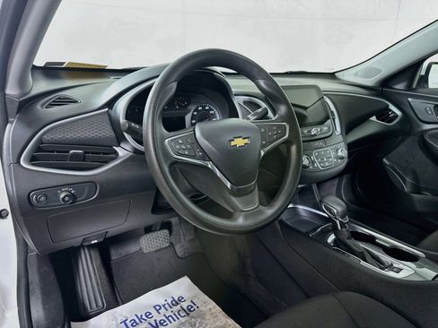Used 2023 Chevrolet Malibu LT FWD image 9