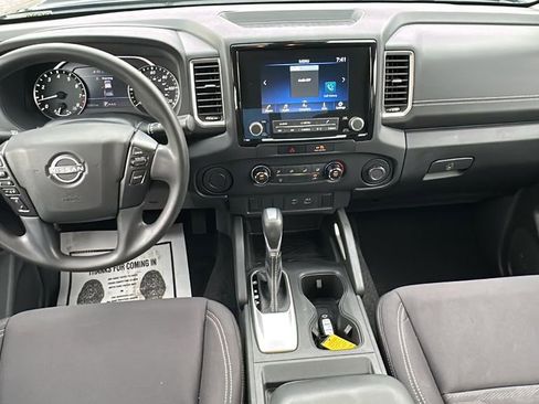 Used 2022 Nissan Frontier SV w/ Graphics Package image 15