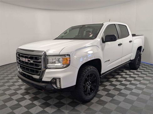 Used 2022 GMC Canyon AT4 image 2