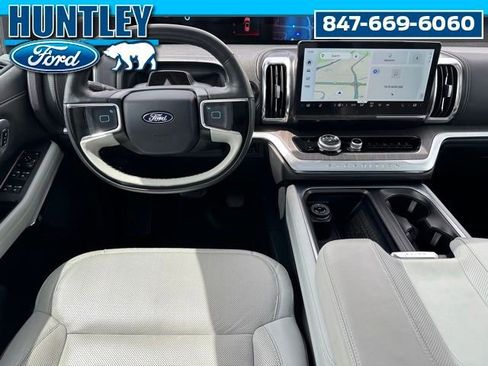Used 2025 Ford Expedition Platinum w/ Platinum Ultimate Package AWD/4WD image 16