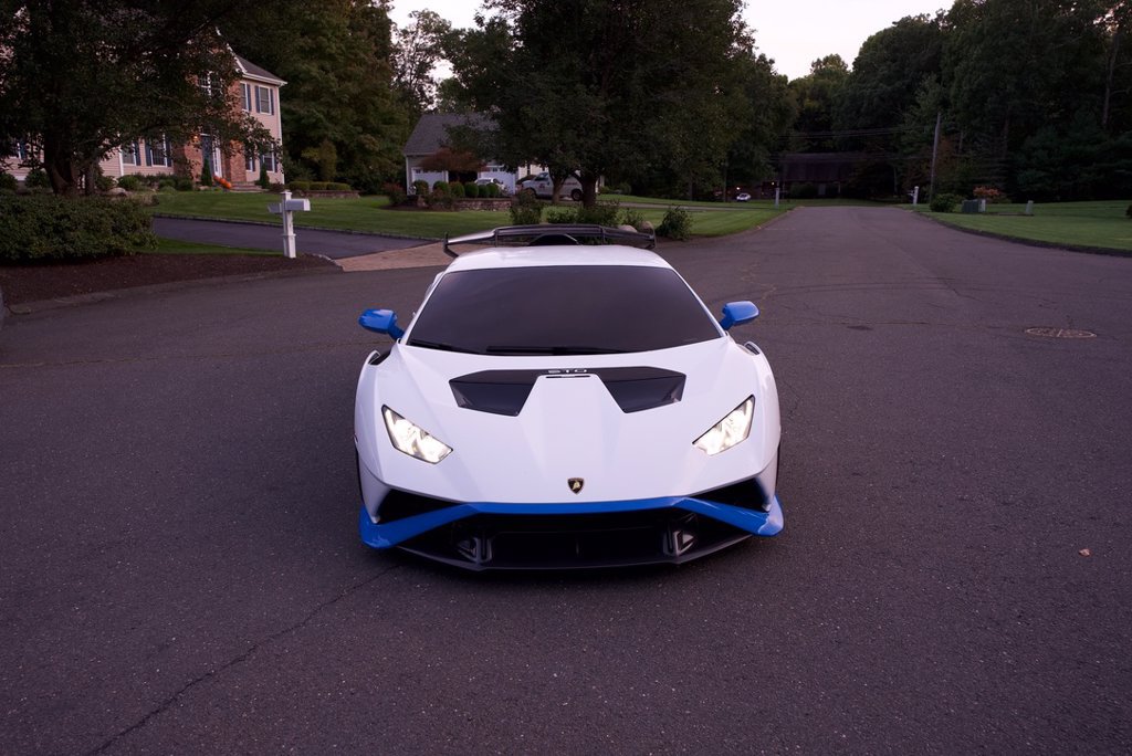 Used 2022 Lamborghini Huracan STO RWD image 6
