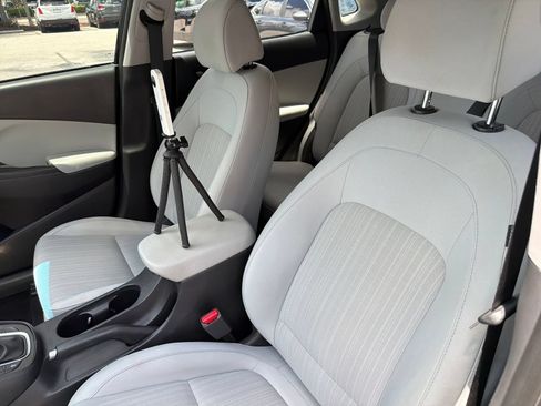 Used 2023 Hyundai Kona SEL FWD image 28