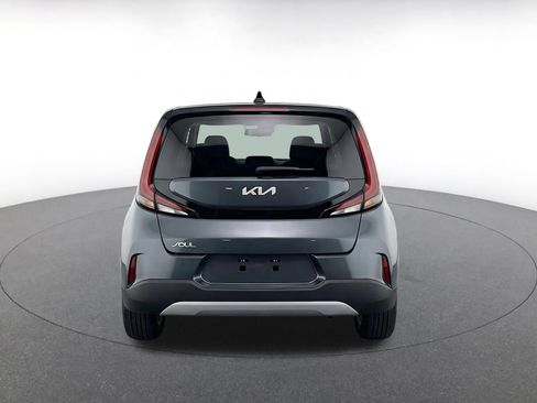Used 2025 Kia Soul LX w/ LX Technology Package FWD image 8