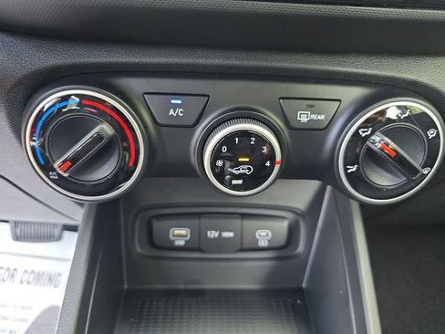 New 2026 Hyundai Venue SE FWD image 21