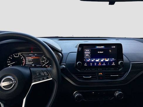 Used 2023 Nissan Altima 2.5 SV image 10