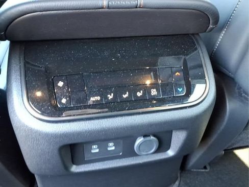 Used 2026 Nissan Armada PRO-4X AWD/4WD image 25