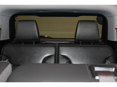 Used 2023 GMC Acadia SLT image 18