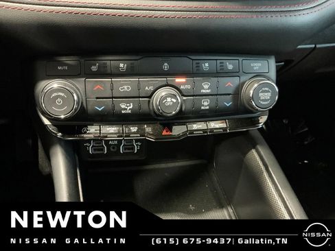 Used 2024 Dodge Durango GT AWD/4WD image 12