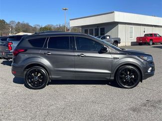 Used 2019 Ford Escape SE video 2