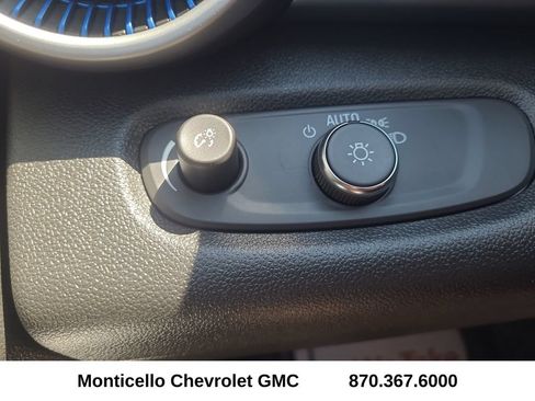 Used 2024 Chevrolet Trax LS FWD image 17