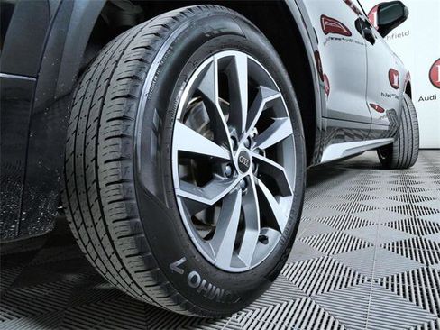 Used 2024 Audi Q5 2.0T Premium Plus w/ Premium Plus Package image 9