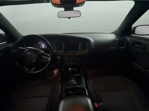 Used 2019 Dodge Charger SXT RWD image 9