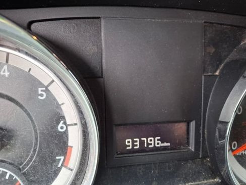 Used 2014 Dodge Grand Caravan SE FWD image 3