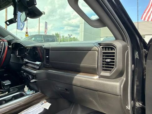 Used 2023 Chevrolet Silverado 1500 RST w/ Redline Edition AWD/4WD image 10
