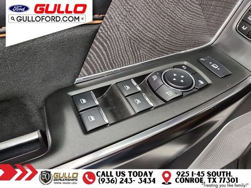 Used 2024 Ford F350 Platinum w/ FX4 Off-Road Package image 21