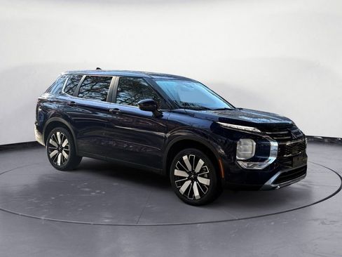 New 2026 Mitsubishi Outlander SE image 7