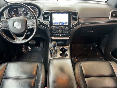 Used 2022 Jeep Grand Cherokee Limited image 3