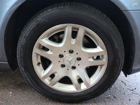 Used 2005 Mercedes-Benz E 320 4MATIC Sedan image 43