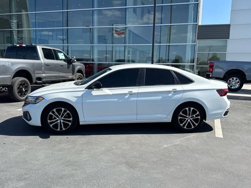 Used 2023 Volkswagen Jetta Sport FWD image 11
