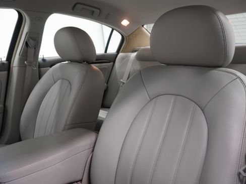 Used 2010 Buick Lucerne CXL w/ Driver Confidence Package FWD image 11