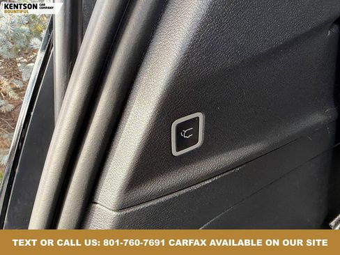 Used 2025 Chrysler Pacifica Select image 36