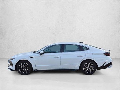 Used 2025 Hyundai Sonata SEL FWD image 9