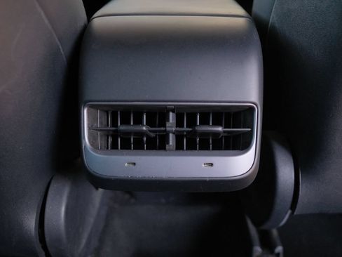 Used 2020 Tesla Model Y Long Range AWD/4WD image 24