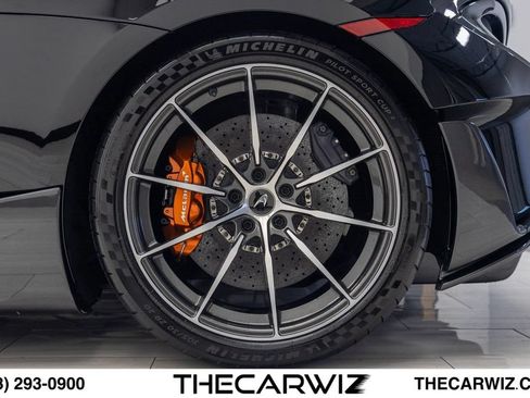 Used 2020 McLaren 600LT Spider RWD image 17