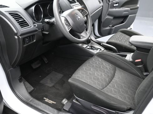 Used 2022 Mitsubishi Outlander Sport ES AWD/4WD image 12
