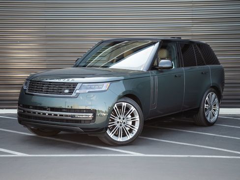Used 2025 Land Rover Range Rover SE AWD/4WD image 1