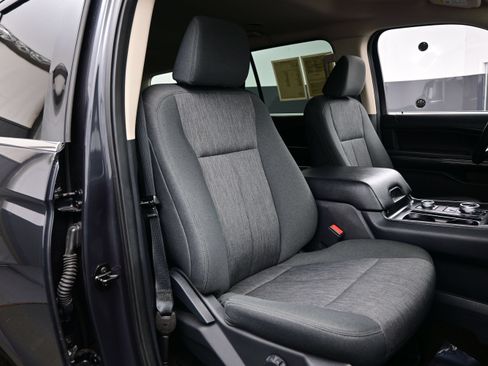 Used 2022 Ford Expedition XLT AWD/4WD image 14
