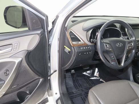 Used 2017 Hyundai Santa Fe Limited w/ Cargo Package image 47