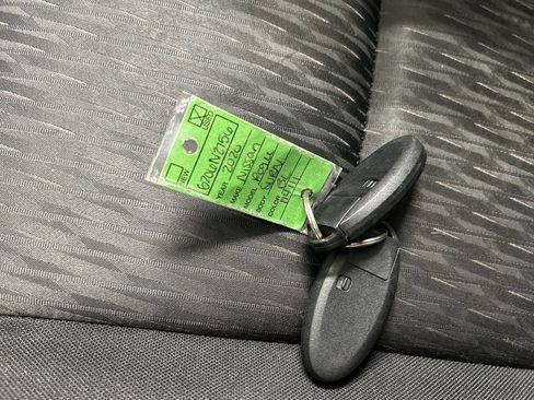 Used 2020 Nissan Rogue SV w/ Sun & Sound Touring Package image 12