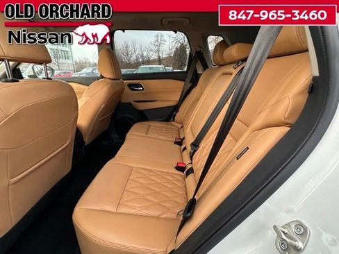 Used 2023 Nissan Rogue Platinum w/ Platinum Premium Package image 13