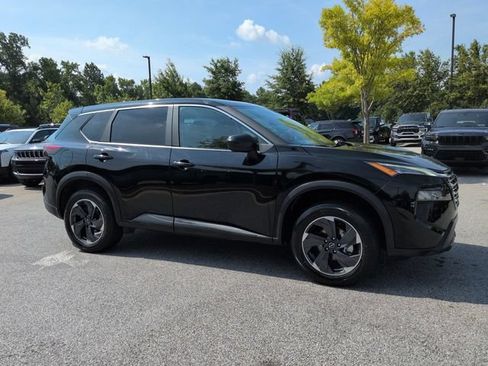 Used 2024 Nissan Rogue SV FWD image 1