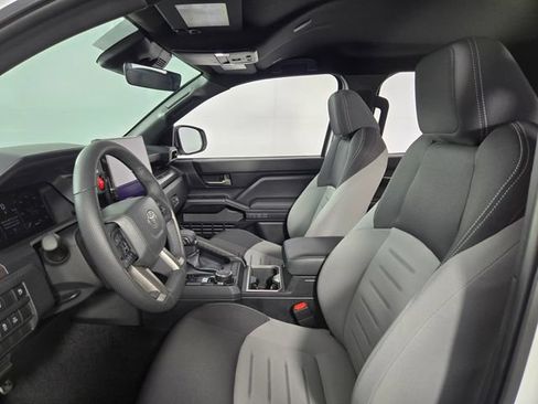 Used 2025 Toyota Tacoma TRD Sport AWD/4WD image 14