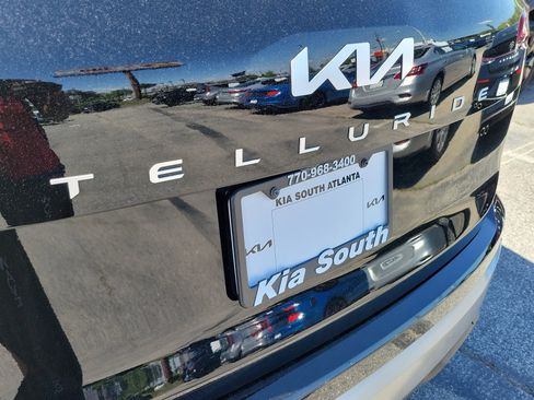 Used 2023 Kia Telluride LX FWD image 8