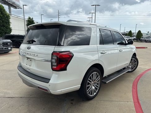 Used 2022 Ford Expedition Platinum AWD/4WD image 3
