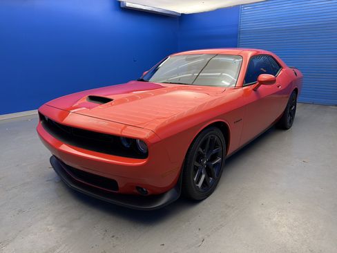 Used 2022 Dodge Challenger R/T w/ Blacktop Package image 4
