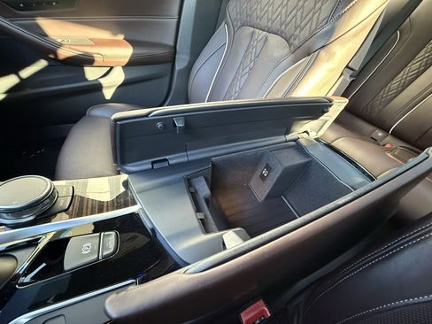 Used 2020 BMW 530i xDrive w/ M Sport Package image 28