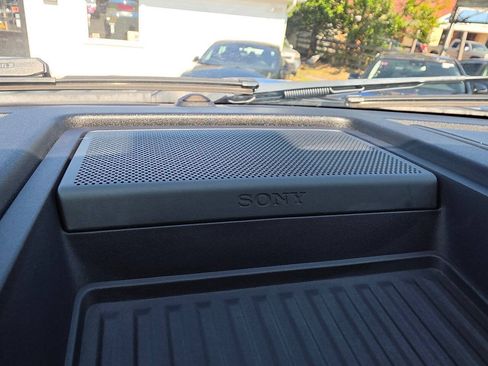 Used 2015 Ford F150 Lariat w/ Equipment Group 502A Luxury AWD/4WD image 53