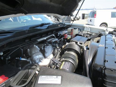 Used 2021 Chevrolet Silverado 2500 W/T image 25