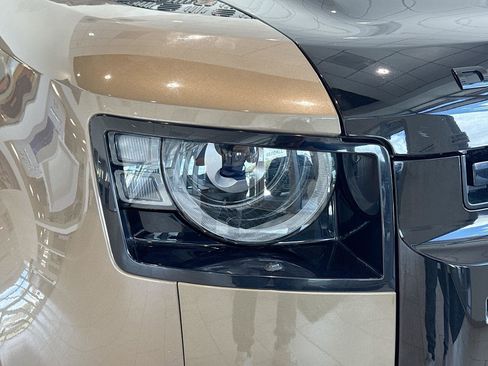 Used 2023 Land Rover Defender 110 X image 34