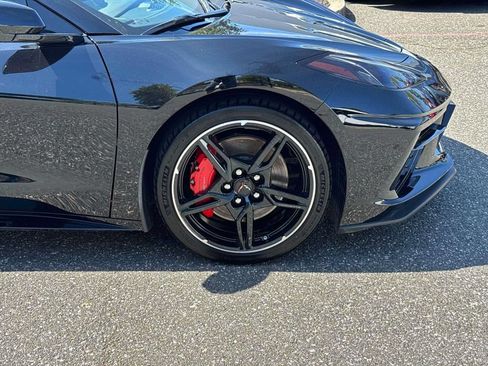 Used 2023 Chevrolet Corvette Stingray Preferred Cpe w/ Z51 Performance Package RWD image 9
