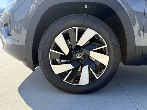 New 2026 Volkswagen Atlas Cross Sport SE image 9