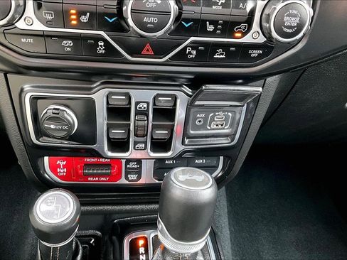 Used 2022 Jeep Wrangler Unlimited Rubicon w/ Xtreme Recon 35" Tire Package image 17